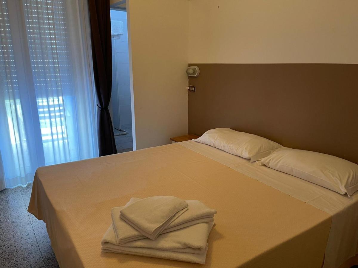 Hotel Ideal ริมินี ภายนอก รูปภาพ