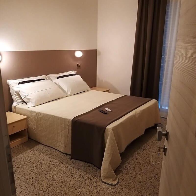 Hotel Ideal ริมินี ภายนอก รูปภาพ