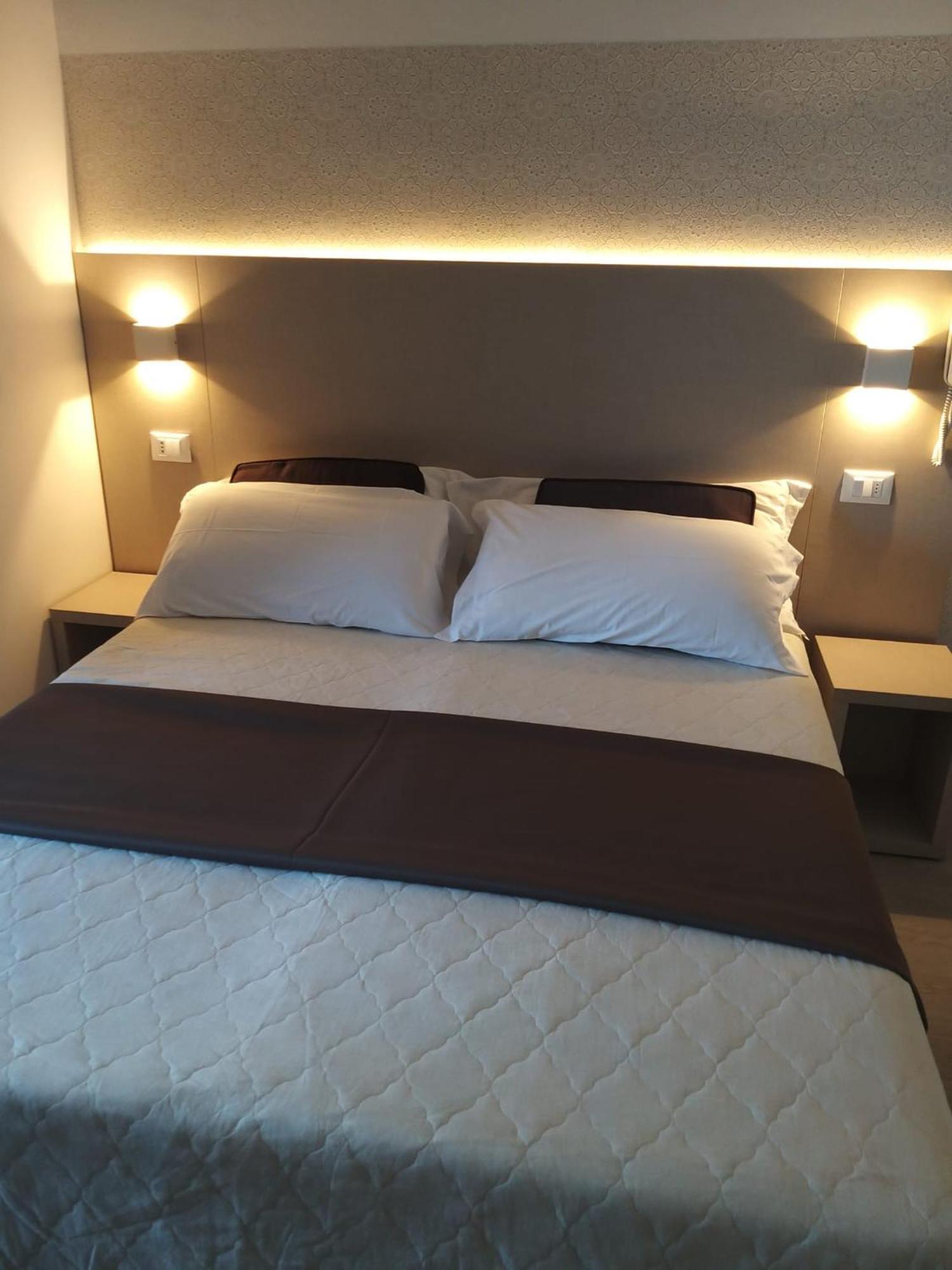 Hotel Ideal ริมินี ภายนอก รูปภาพ